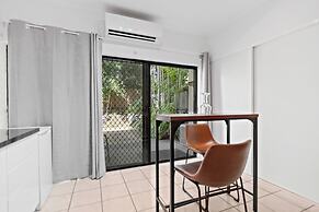 Trinity Beach Club Holiday Apartments