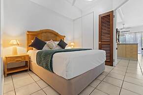 Trinity Beach Club Holiday Apartments