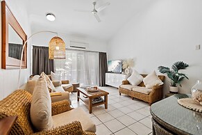 Trinity Beach Club Holiday Apartments
