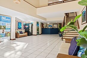Trinity Beach Club Holiday Apartments