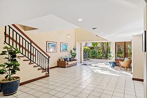 Trinity Beach Club Holiday Apartments