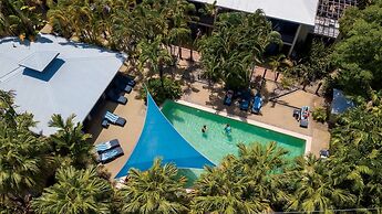Trinity Beach Club Holiday Apartments
