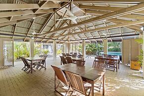 Trinity Beach Club Holiday Apartments