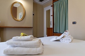 Hotel Suite Ares