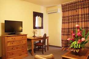 Tradewinds Hotel