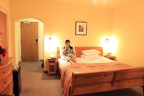 Tradewinds Hotel