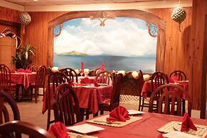 Tradewinds Hotel