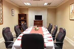 Tradewinds Hotel