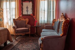 Ilion Hotel Suites