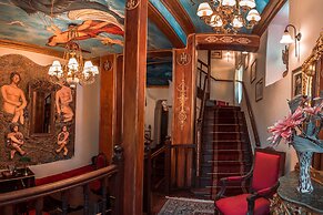 Ilion Hotel Suites