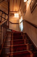 Ilion Hotel Suites