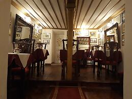 Ilion Hotel Suites