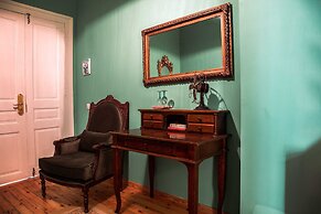 Ilion Hotel Suites