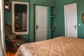 Ilion Hotel Suites