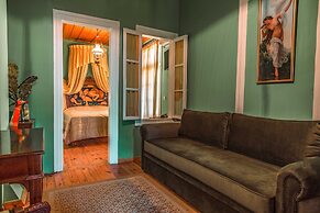 Ilion Hotel Suites