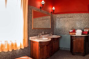 Ilion Hotel Suites