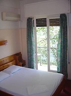Alma Hotel