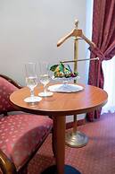 Massimo Plaza Hotel