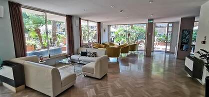 Aura Living Hotel