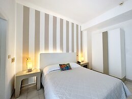 Aura Living Hotel