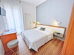 Aura Living Hotel