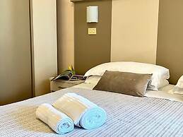 Aura Living Hotel