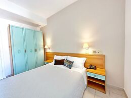 Aura Living Hotel