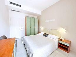 Aura Living Hotel