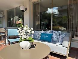 Aura Living Hotel