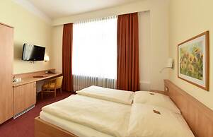 Hotel Adria München