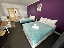 The Q Motel