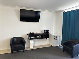 The Q Motel