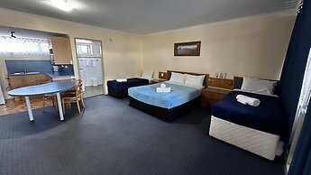 The Q Motel