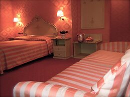 Hotel Lux