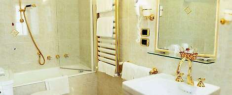 Hotel Lux
