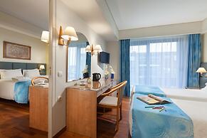 Tropical Hotel