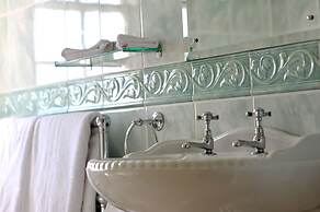 French Horn Hotel