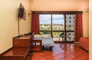 Hotel Colina Dos Mouros