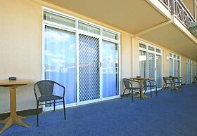 Stay at Alice Springs Hotel