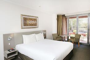 Stay at Alice Springs Hotel