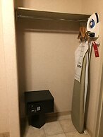 Super 8 by Wyndham Fort Nelson BC