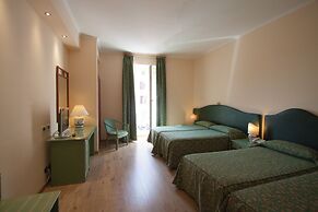 Laurentia Hotel