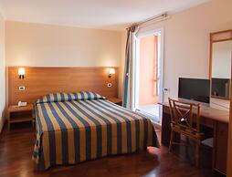 Laurentia Hotel