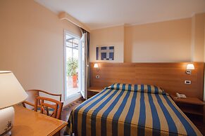 Laurentia Hotel