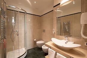 Laurentia Hotel