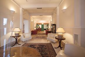 Laurentia Hotel