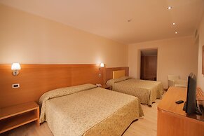 Laurentia Hotel