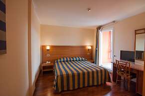 Laurentia Hotel
