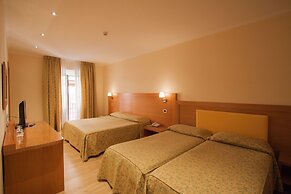 Laurentia Hotel