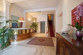 Laurentia Hotel
